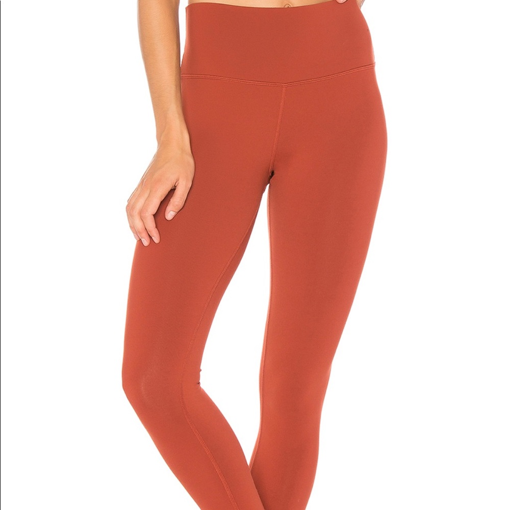 ALO Yoga High Waist Dash Legging - Picture 3 of 8